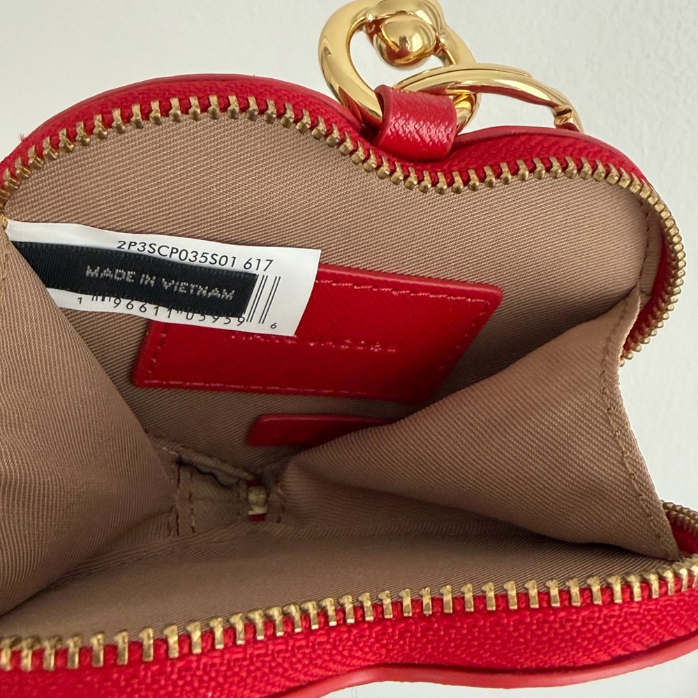 Marc Jacobs Red Heart-Shaped Key & Coin Holder with Gold Logo - Picture 4 of 4